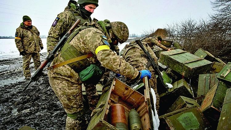 Ukraine Russia War Live: यूक्रेन के 20 से ज्यादा शहरों में बजे सायरन, किसी भी पल रूस कर सकता है एयर स्ट्राइक