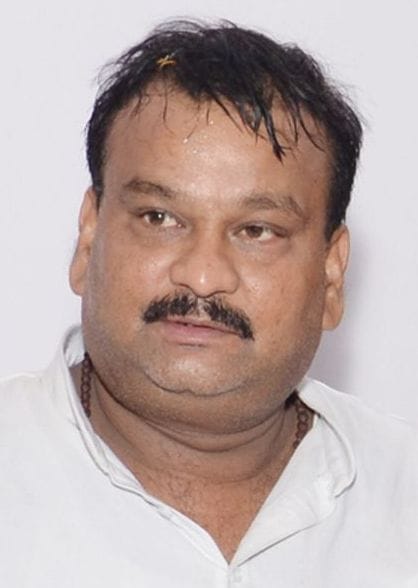 मीरानपुर कटरा विधान सभा के सपा प्रत्याशी राजेश यादव । मीरानपुर कटरा विधान सभा के सपा प्रत्याशी राजेश यादव ।