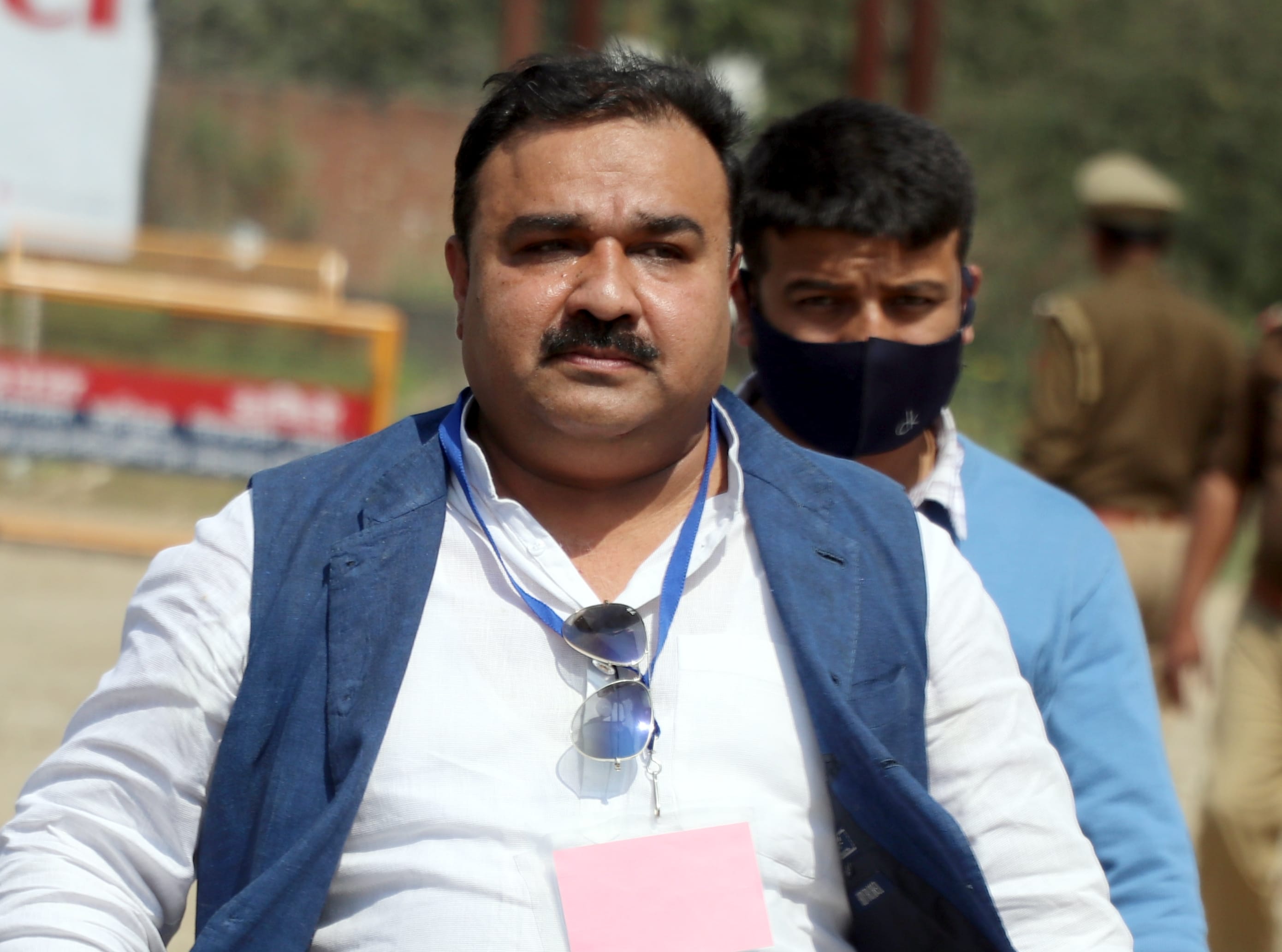 बिजनौर में चुनाव हारने के बाद जाते नजीबाबाद बसपा प्रत्याशी शाहनवाज आलम। बिजनौर में चुनाव हारने के बाद जाते नजीबाबाद बसपा प्रत्याशी शाहनवाज आलम।