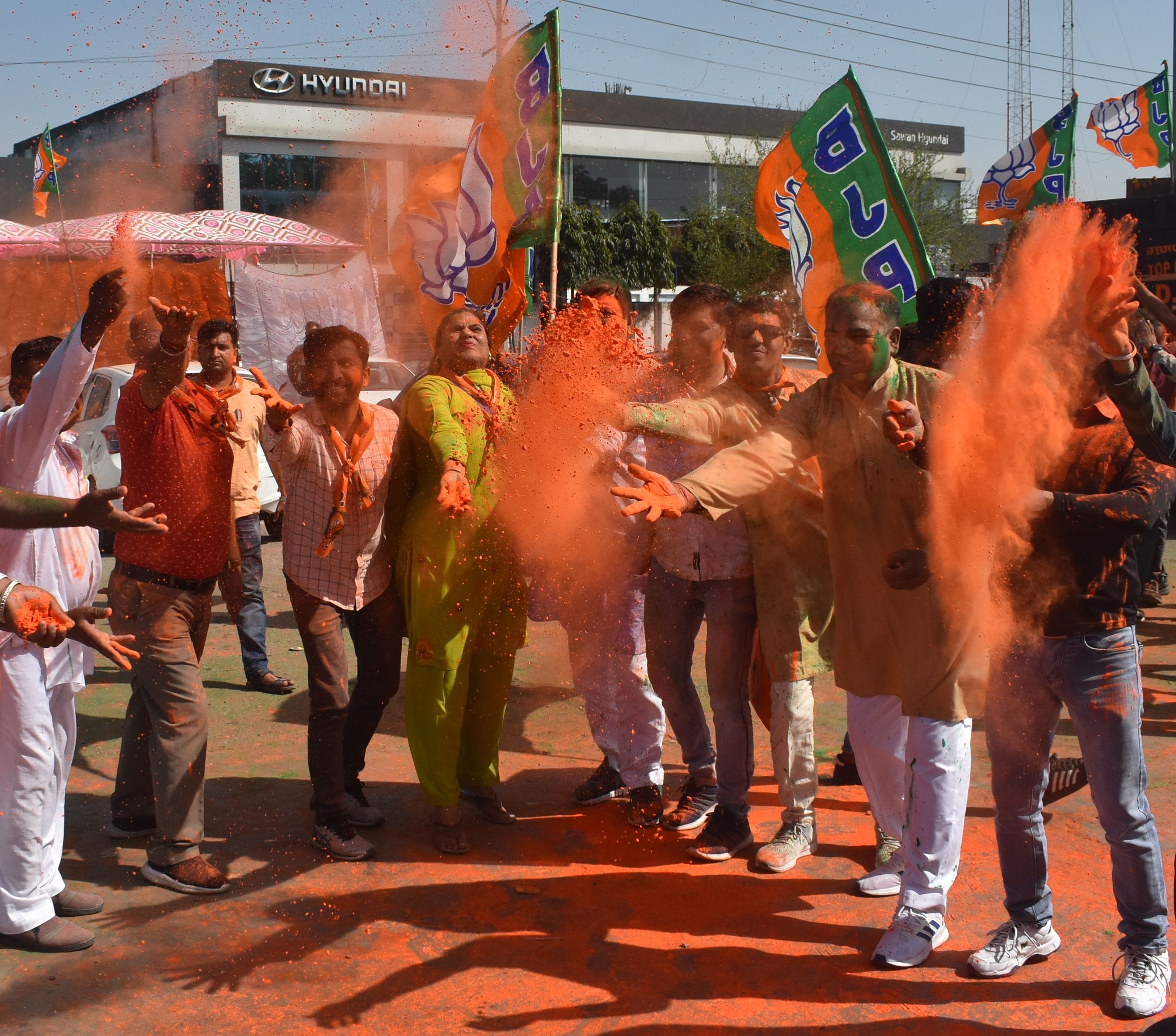 पानीपत। जीत का भगवा रंग:- पानीपत टोल टैक्स पर जहा 1 साल से भी ज्यादा किसान आंदोलन में लगे रहे टैट आज ? पानीपत। जीत का भगवा रंग:- पानीपत टोल टैक्स पर जहा 1 साल से भी ज्यादा किसान आंदोलन में लगे रहे टैट आज ?