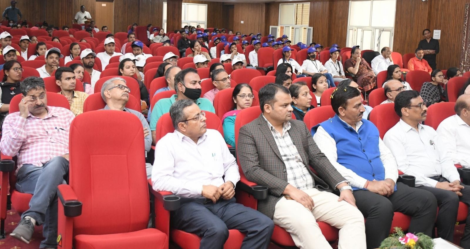 पानीपत। कार्यशाला के दौरान मौजूद प्राचार्य व अन्य। पानीपत। कार्यशाला के दौरान मौजूद प्राचार्य व अन्य।