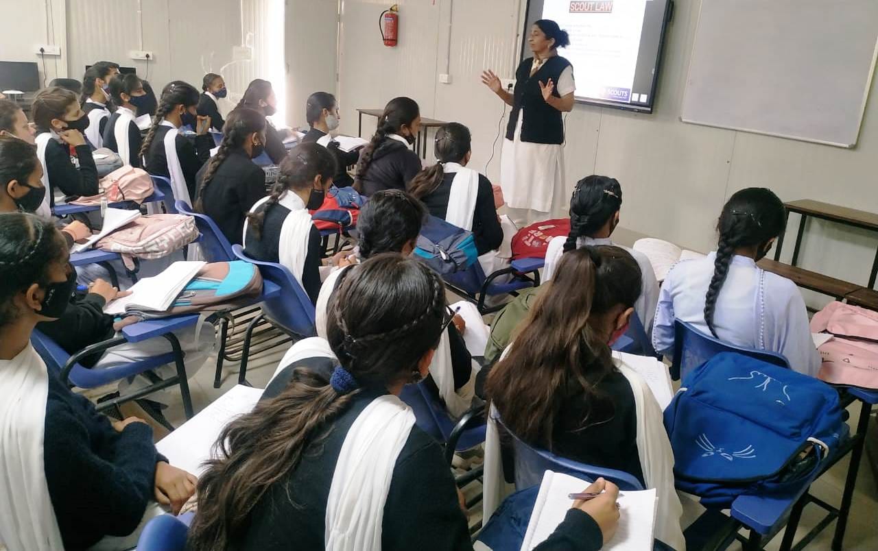 उधमपुर: जम्मू कश्मीर भारत स्काउट एंड गाइड की तरफ से गवर्मेंट डिग्री कॉलेज नीली नाला में दो दिवसीय