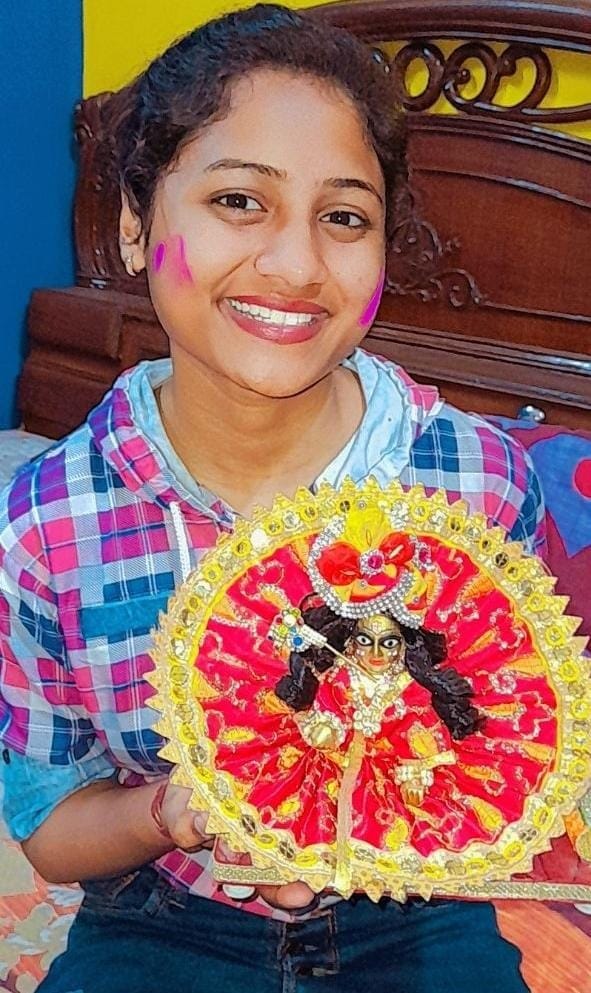 होली की खबर--छात्रा वंशिका ने कान्हा संग खेली होली। होली की खबर--छात्रा वंशिका ने कान्हा संग खेली होली।