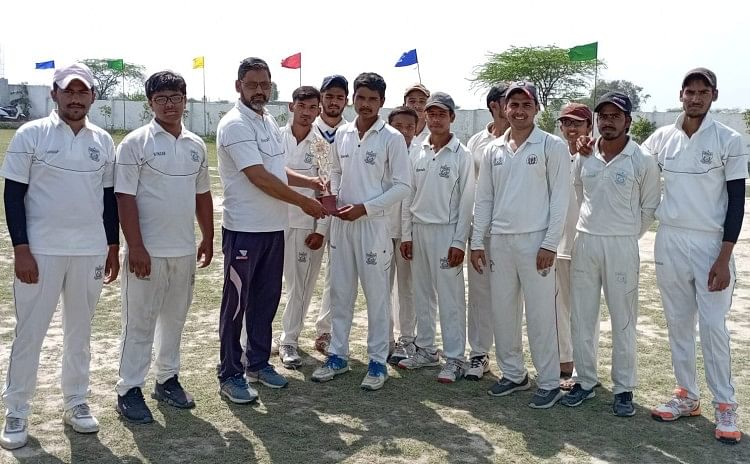 Hamzah Cricket Academy Beat Cricket Club – Aligarh : Hamzah Cricket Academy a battu Cricket Club