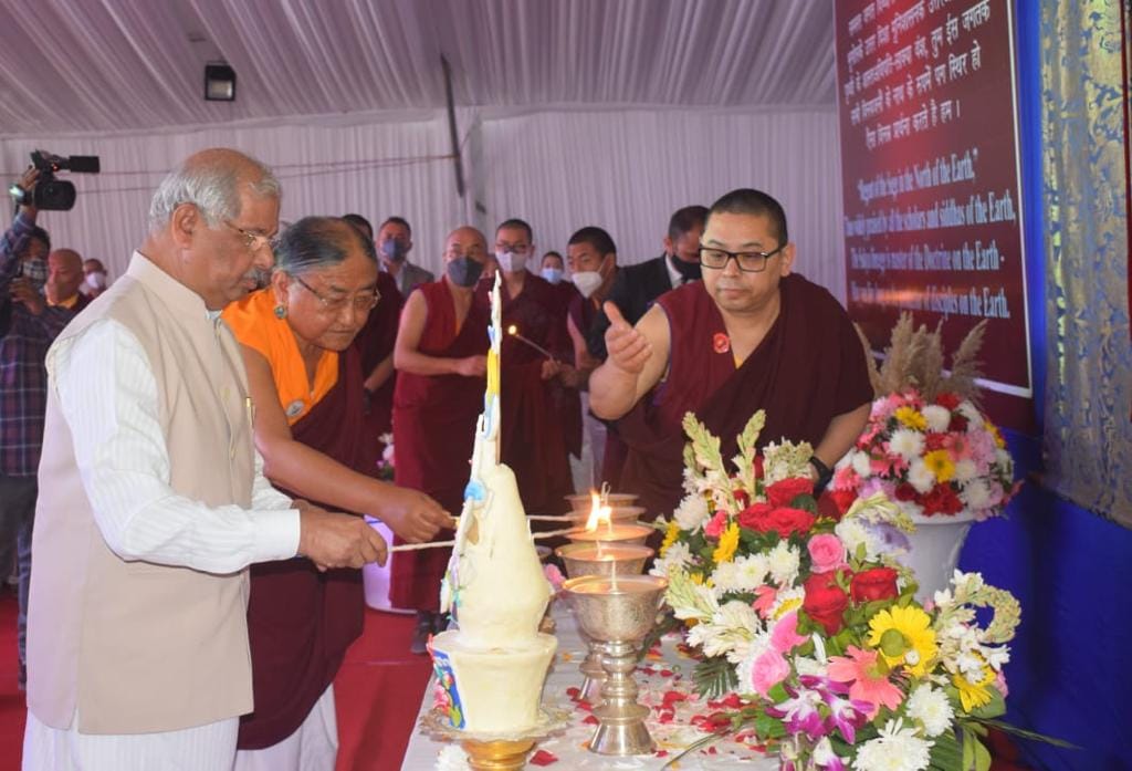 पांवटा के पुरुवाला में आयोजित कार्यक्रम का शुभारंभ करते राज्यपाल। पांवटा के पुरुवाला में आयोजित कार्यक्रम का शुभारंभ करते राज्यपाल।