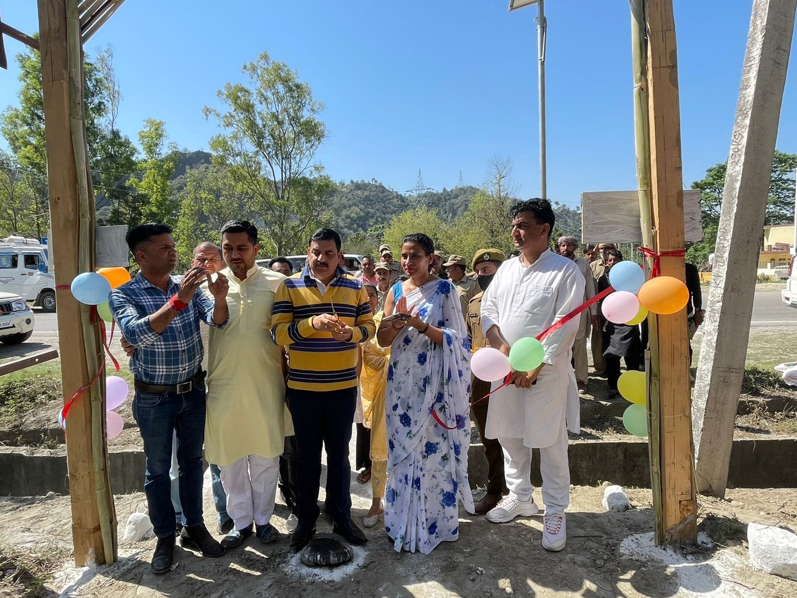 सुला से भीमगढ़ फोर्ट ट्रैक का उदघाटन करते हुए ड़ीड़ीसी चेयरमैन,ड़ीएफओ व अन्य। सुला से भीमगढ़ फोर्ट ट्रैक का उदघाटन करते हुए ड़ीड़ीसी चेयरमैन,ड़ीएफओ व अन्य।