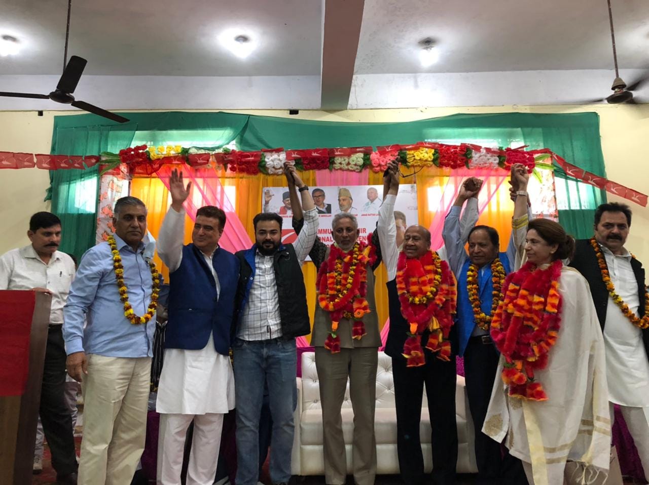 उधमपुर। नेकां के एक दिवसीय कार्यकर्ता सम्मेलन में मौजूद संभागीय अध्यक्ष रत्तन लाल गुप्ता व अन्य उधमपुर। नेकां के एक दिवसीय कार्यकर्ता सम्मेलन में मौजूद संभागीय अध्यक्ष रत्तन लाल गुप्ता व अन्य