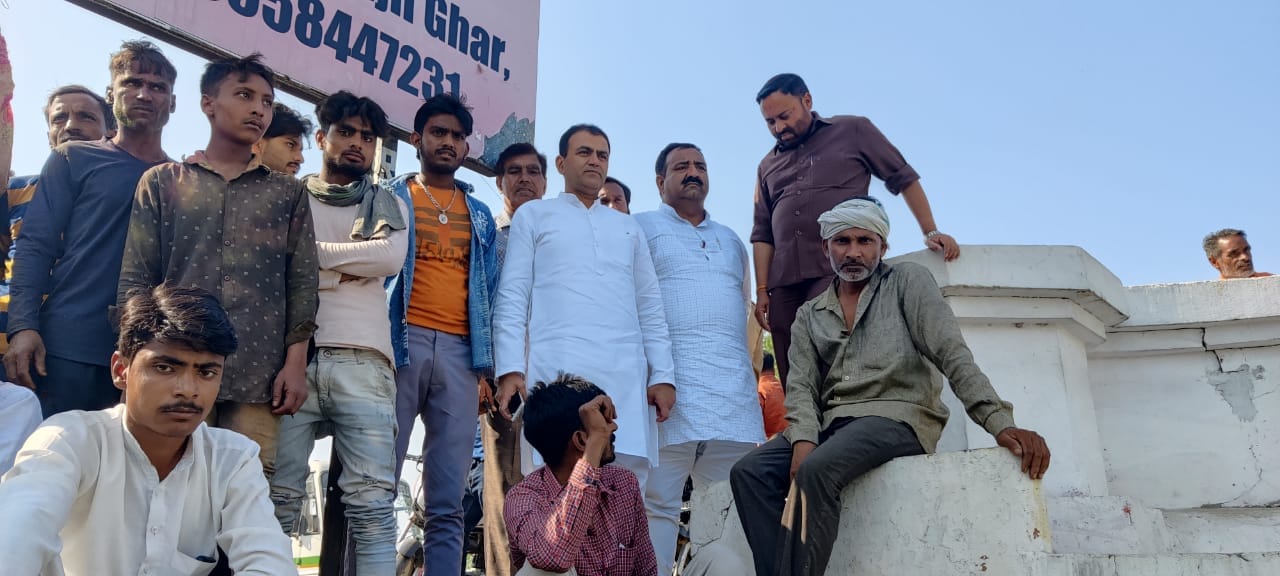 भोपा गंग नहर पटरी पर पूर्व मंत्री योगराज सिंह, विधायक अनिल कश्यप व रालोद जिलाध्यक्ष प्रभात तोमर ग भोपा गंग नहर पटरी पर पूर्व मंत्री योगराज सिंह, विधायक अनिल कश्यप व रालोद जिलाध्यक्ष प्रभात तोमर ग