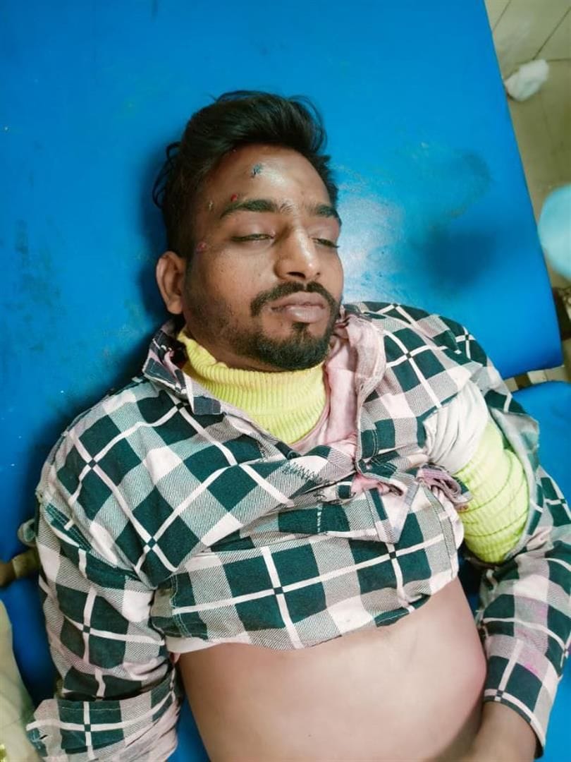 घायल युवक।