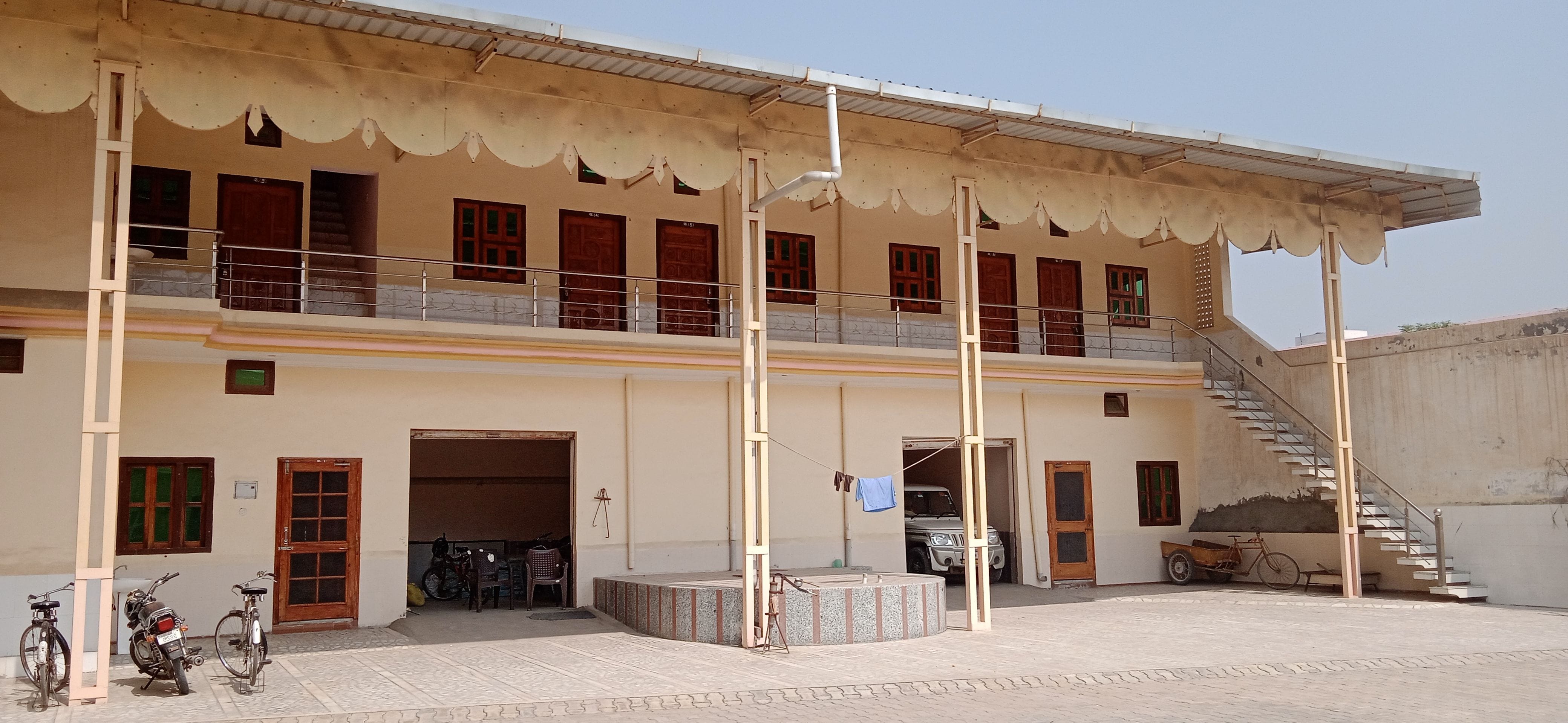 सरसाईं नाथ मंदिर में बरसाती पानी के लिए लगा वाटर हार्वेस्टिंग प्लांट। सरसाईं नाथ मंदिर में बरसाती पानी के लिए लगा वाटर हार्वेस्टिंग प्लांट।