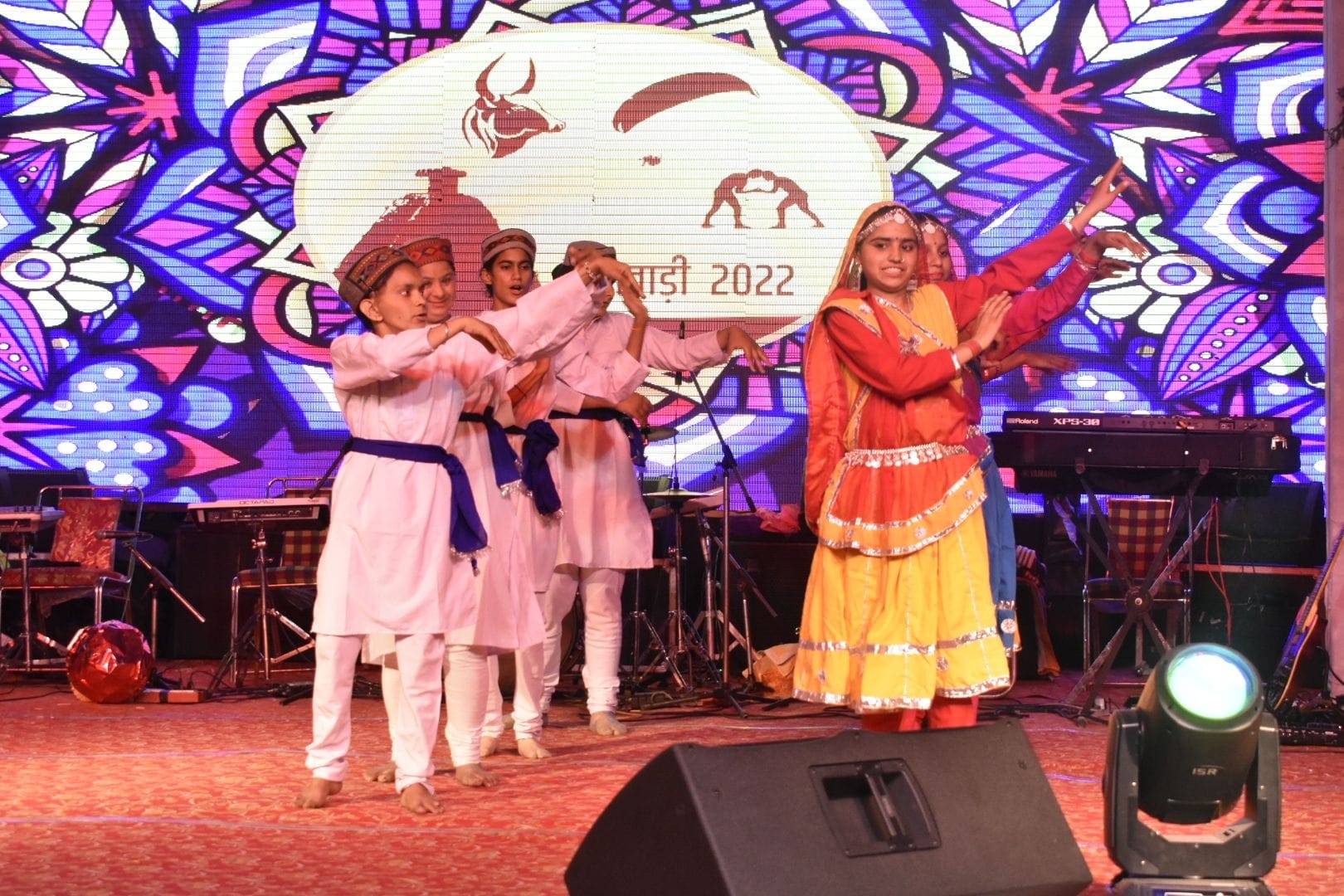 राज्य स्तरीय नलवाड़ी मेले में प्रस्तुति देते चेतना संस्था बिलासपुर के बच्चे। राज्य स्तरीय नलवाड़ी मेले में प्रस्तुति देते चेतना संस्था बिलासपुर के बच्चे।