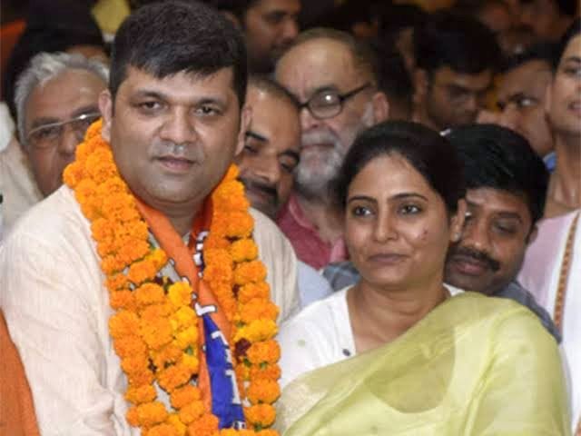 अपना दल के राष्ट्रीय अध्यक्ष व एमएलसी आशीष पटेल व केंद्रीय मंत्री अनुप्रिया पटेल- फाइल फोटो। संव? अपना दल के राष्ट्रीय अध्यक्ष व एमएलसी आशीष पटेल व केंद्रीय मंत्री अनुप्रिया पटेल- फाइल फोटो। संव?