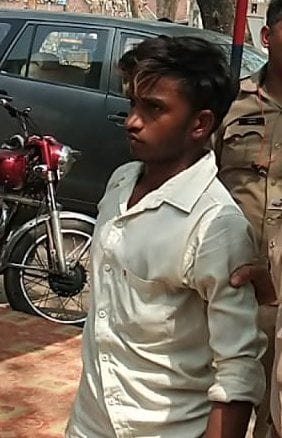 कोहडौर थाने से फरार पयागीपुर में गिरफ्तार बदमाश। संवाद कोहडौर थाने से फरार पयागीपुर में गिरफ्तार बदमाश। संवाद