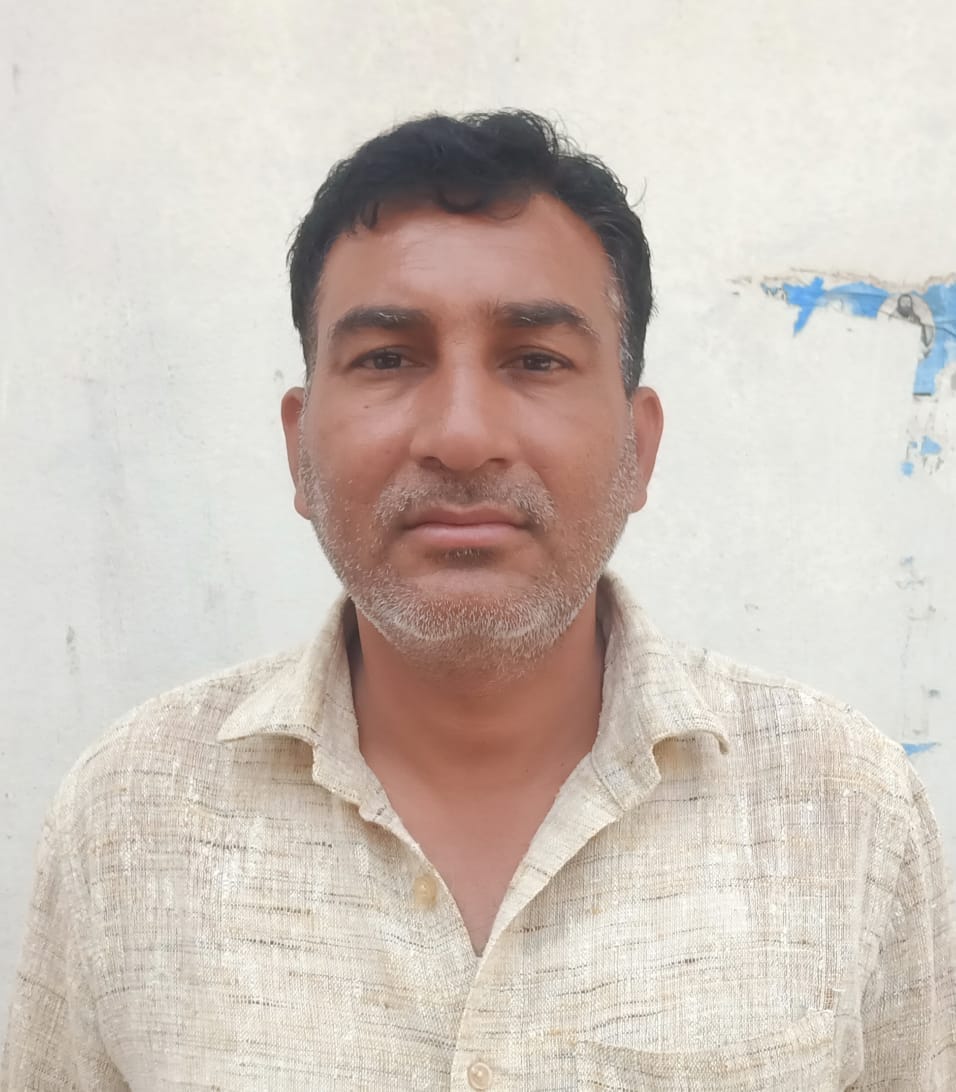 पशुपालक अनुराग त्यागी पशुपालक अनुराग त्यागी