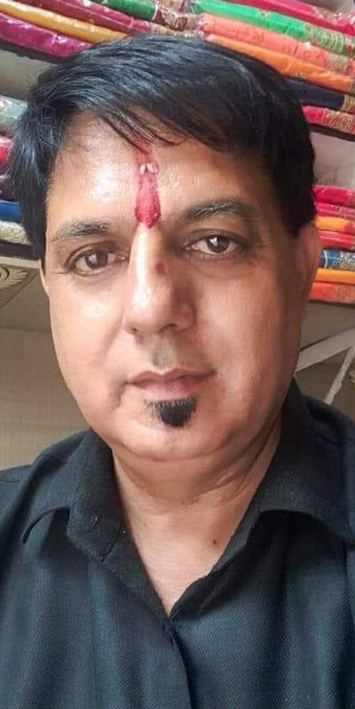 कपड़ा विक्रेता संजय अरोड़ा कपड़ा विक्रेता संजय अरोड़ा