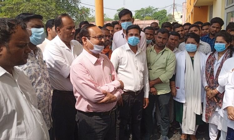 Hôpital de district, Pradarshan – Obligation de mettre des vies en danger, maintenant le service de 150 personnes a pris fin
