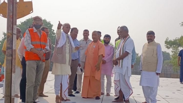 Le ministre en chef Yogi a atteint Ayodhya: a visité Hanumangarhi et Ramlala, a également reçu les bénédictions des saints