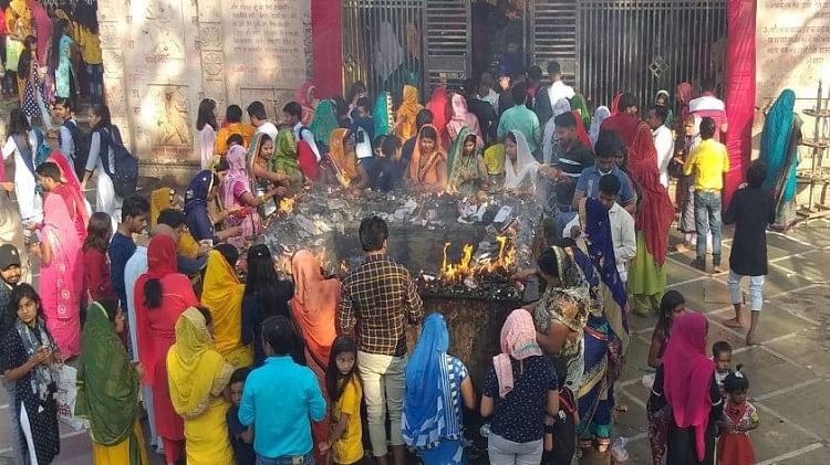 Chaitra Navratri 2022 Les dévots se sont réunis dans les temples de Kasganj – Chaitra Navratri : les dévots font la queue à la porte de Maa Bhavani, adoré Maa Shailputri par la loi, voir photos