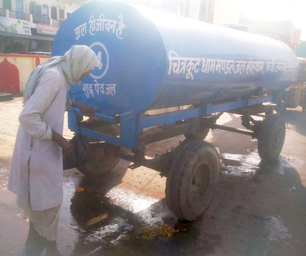 चैत्र मास की अमावस्या पर भीषण गर्मी में दर्शन करने आए श्रद्घालुओं को कई जगह पानी की समस्या हुई तो ?
