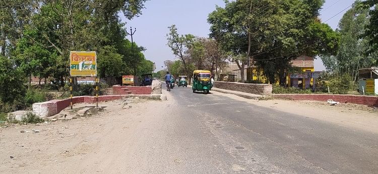 Auraiya News, Road Safety On Paper – Budget de 80 lakhs dépensé, indicateurs non visibles sur les routes