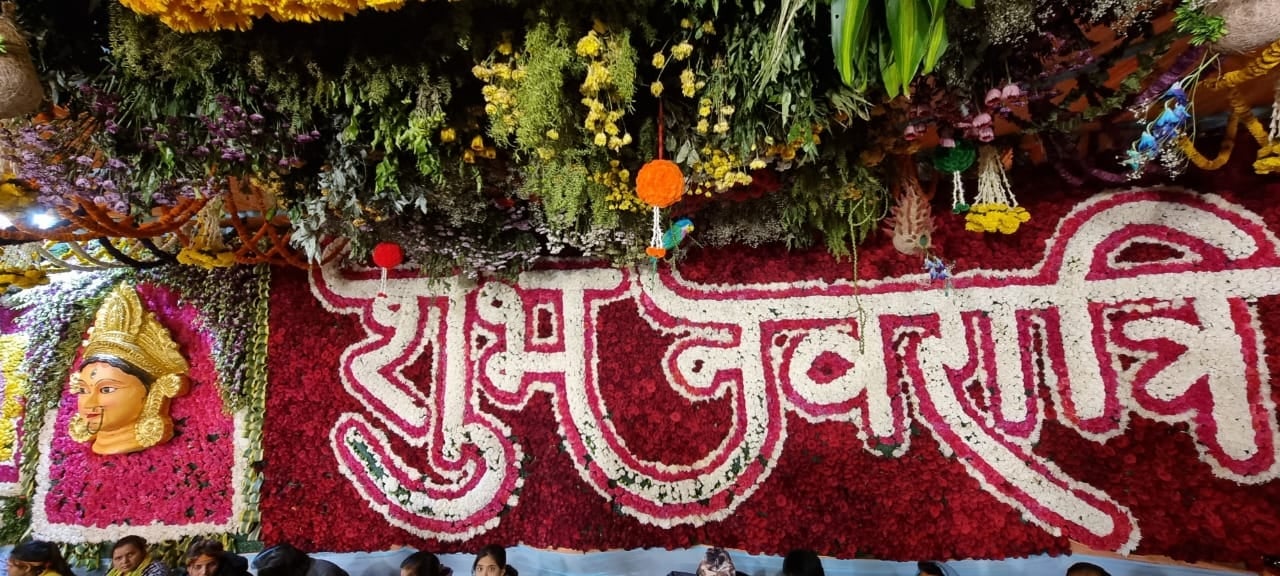 केटीऐ 11,12,13 प्यारा सजा हैं तेरा दवार भवानी प्राकृतिक गुफा व नई गुफा की गई सजावट  केटीऐ 14,15 में मार्ग क?