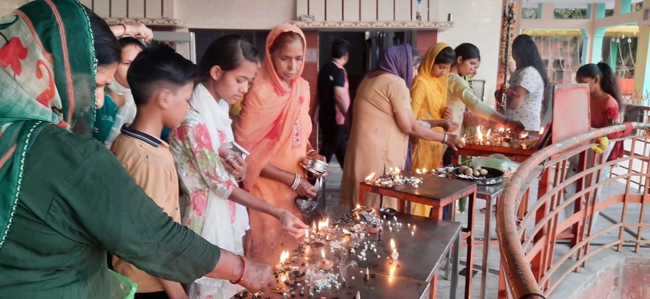 There was an influx of faith in the temples, from morning till evening there was an influx of devotees There was an influx of faith in the temples, from morning till evening there was an influx of devotees
