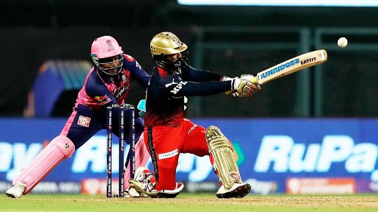 RR vs RCB Highlights: बैंगलोर ने राजस्थान को चार विकेट से हराया, कार्तिक और शाहबाज की तूफानी पारी ने मैच पलटा