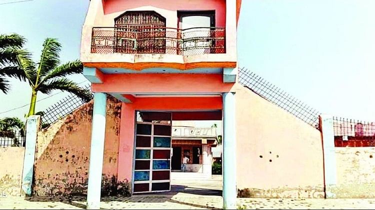 L’administration a libéré la maison Panchayat du chef du SP à Etah