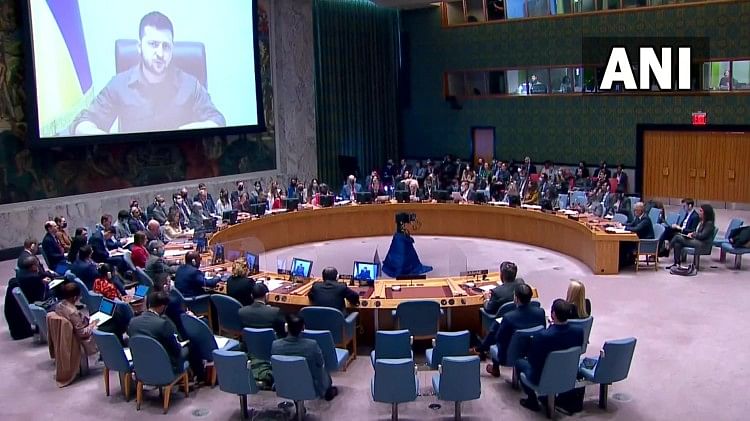 UNSC: शवों से पटी सड़कें देख जेलेंस्की बोले- ऐसे दुर्दांत मंजर के बाद शांति वार्ता की गुंजाइश कम, युद्ध यूं ही जारी रहे तो यूएन को बंद कर देना चाहिए