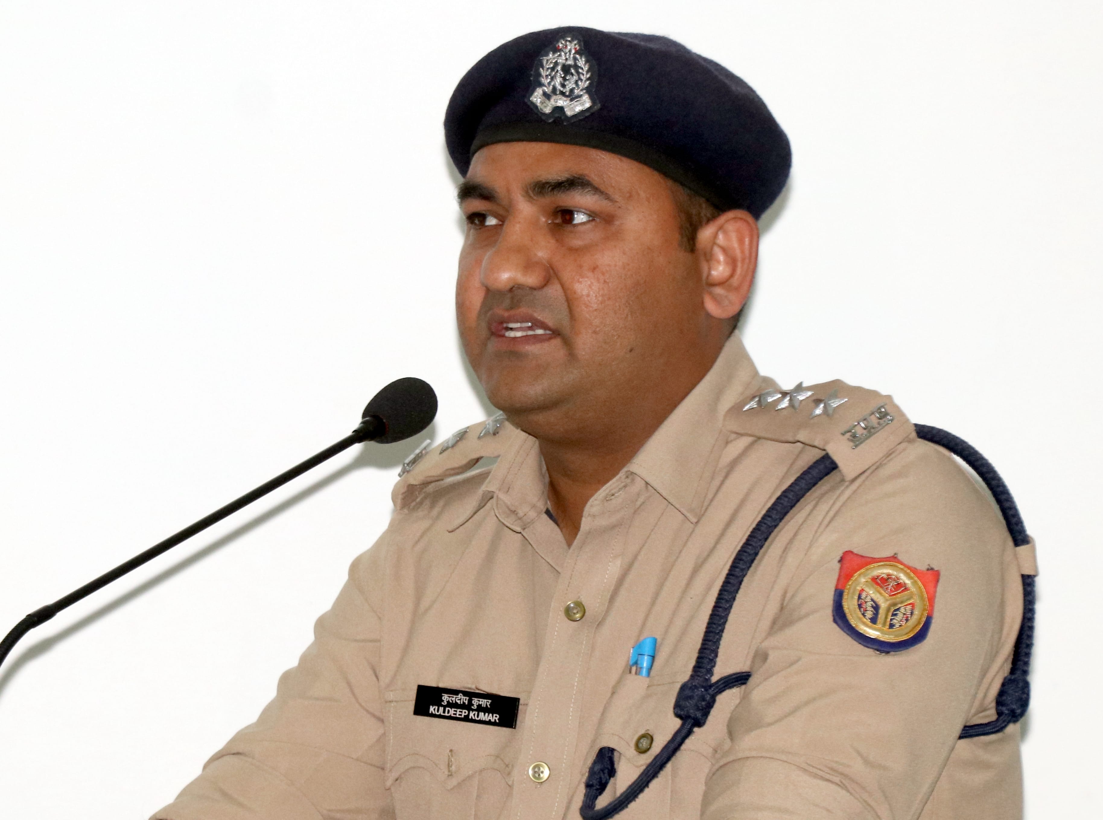 बिजनौर के विवेक कॉलेज में अमर उजाला के अपराजिता कार्यक्रम को संबोधित करते सीओ कुलदीप गुप्ता। बिजनौर के विवेक कॉलेज में अमर उजाला के अपराजिता कार्यक्रम को संबोधित करते सीओ कुलदीप गुप्ता।