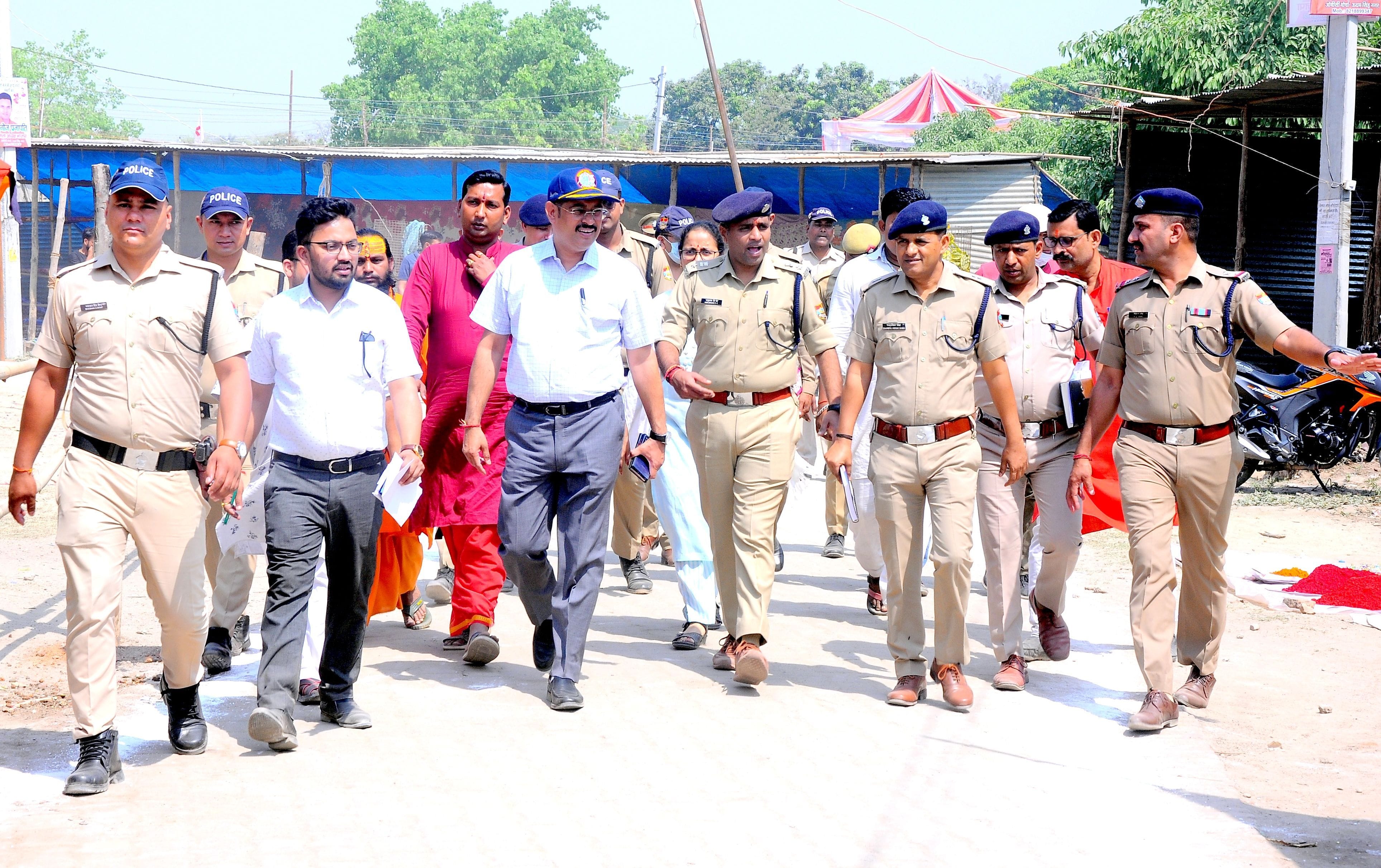 काशीपुर में चैती मेले का निरीक्षण करते डीएम व एसएसपी