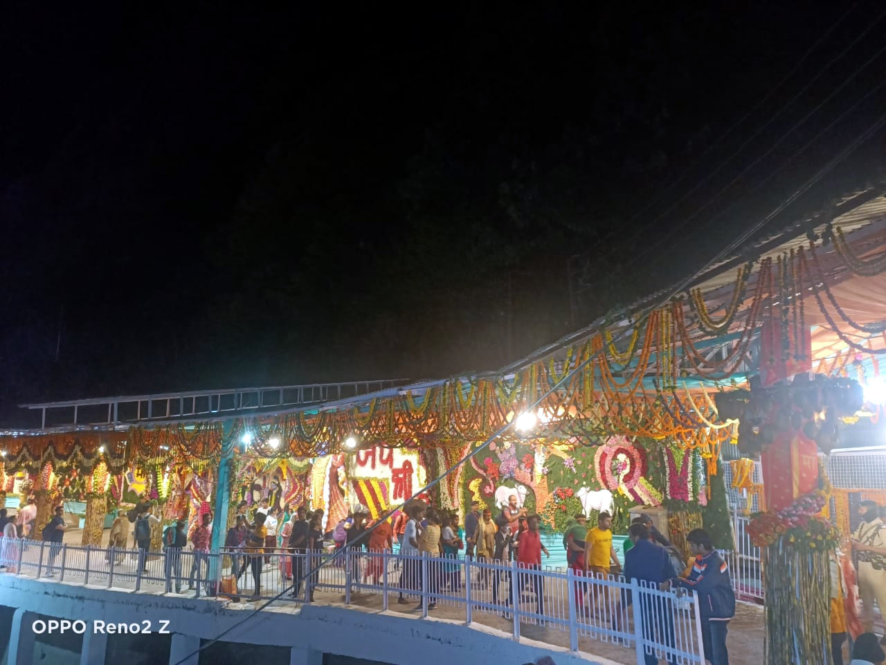 9 अर्दकुवारी मंदिर की गई सजावट  10 भवन में हनुमान की बनाई गई मुर्ती 11 भवन में की गई सजावट