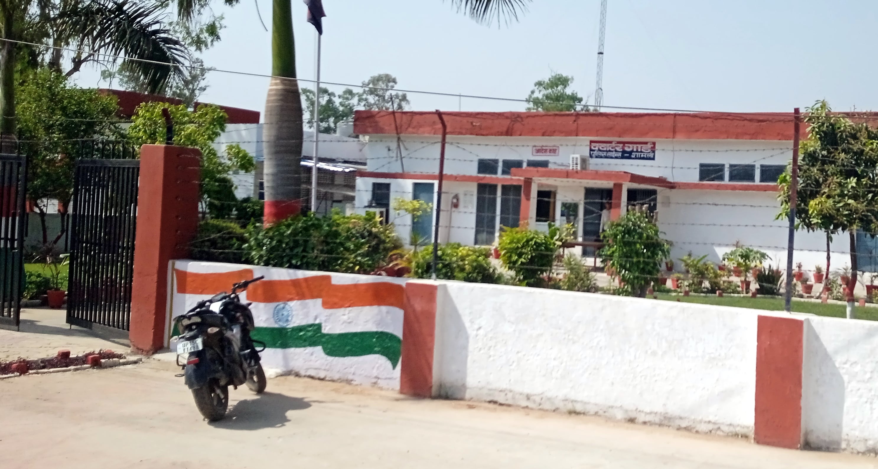शामली में नवीन मंडी स्थित पुलिस लाइन। शामली में नवीन मंडी स्थित पुलिस लाइन।