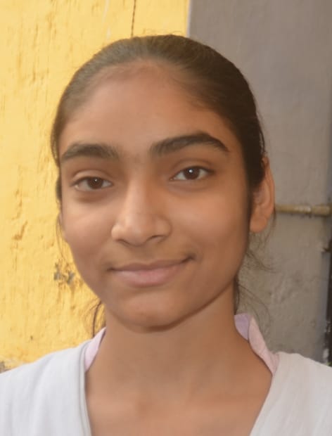 छात्रा खुशी गौतम छात्रा खुशी गौतम