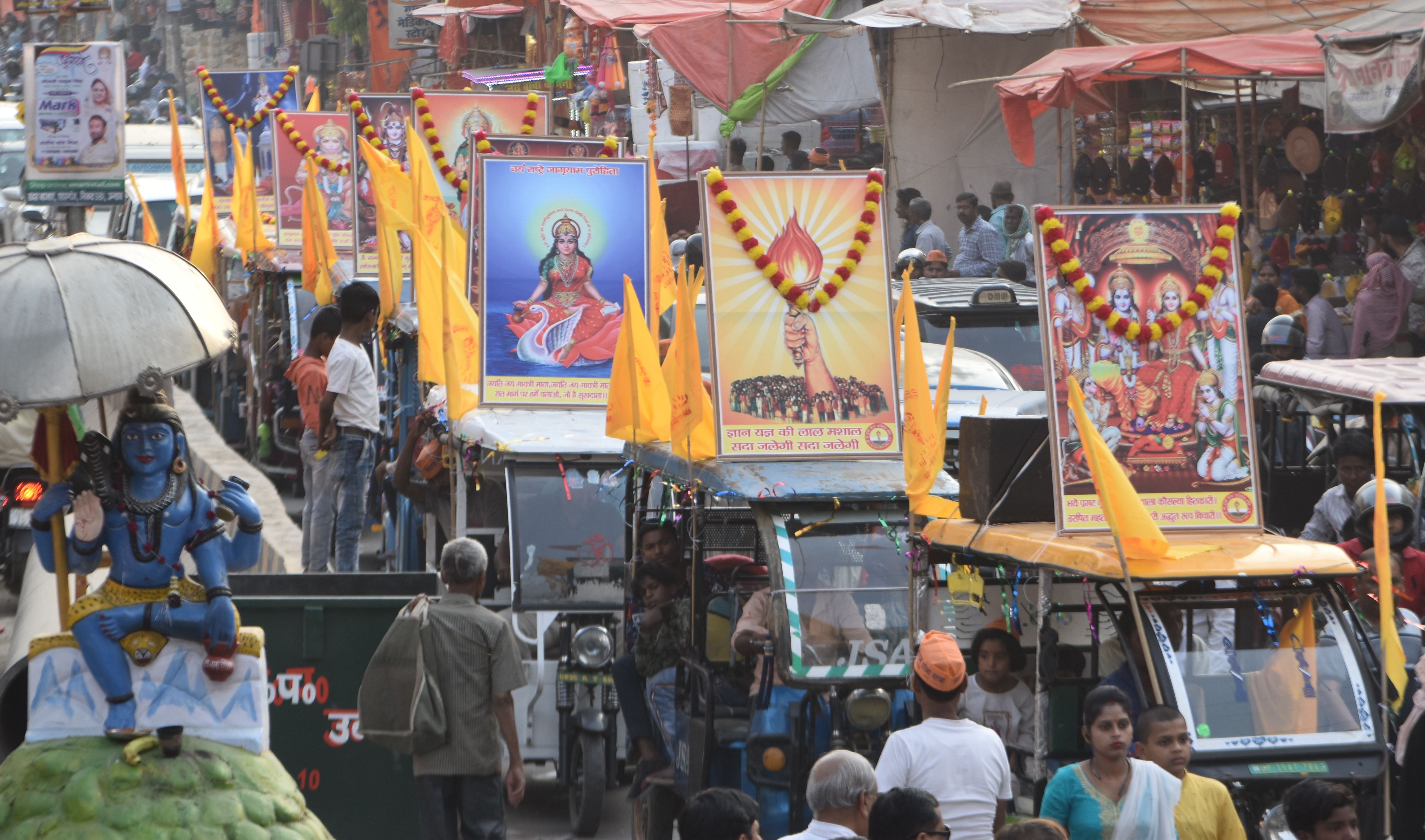 श्रीराम शोभायात्रा में शामिल झांकियां। संवाद