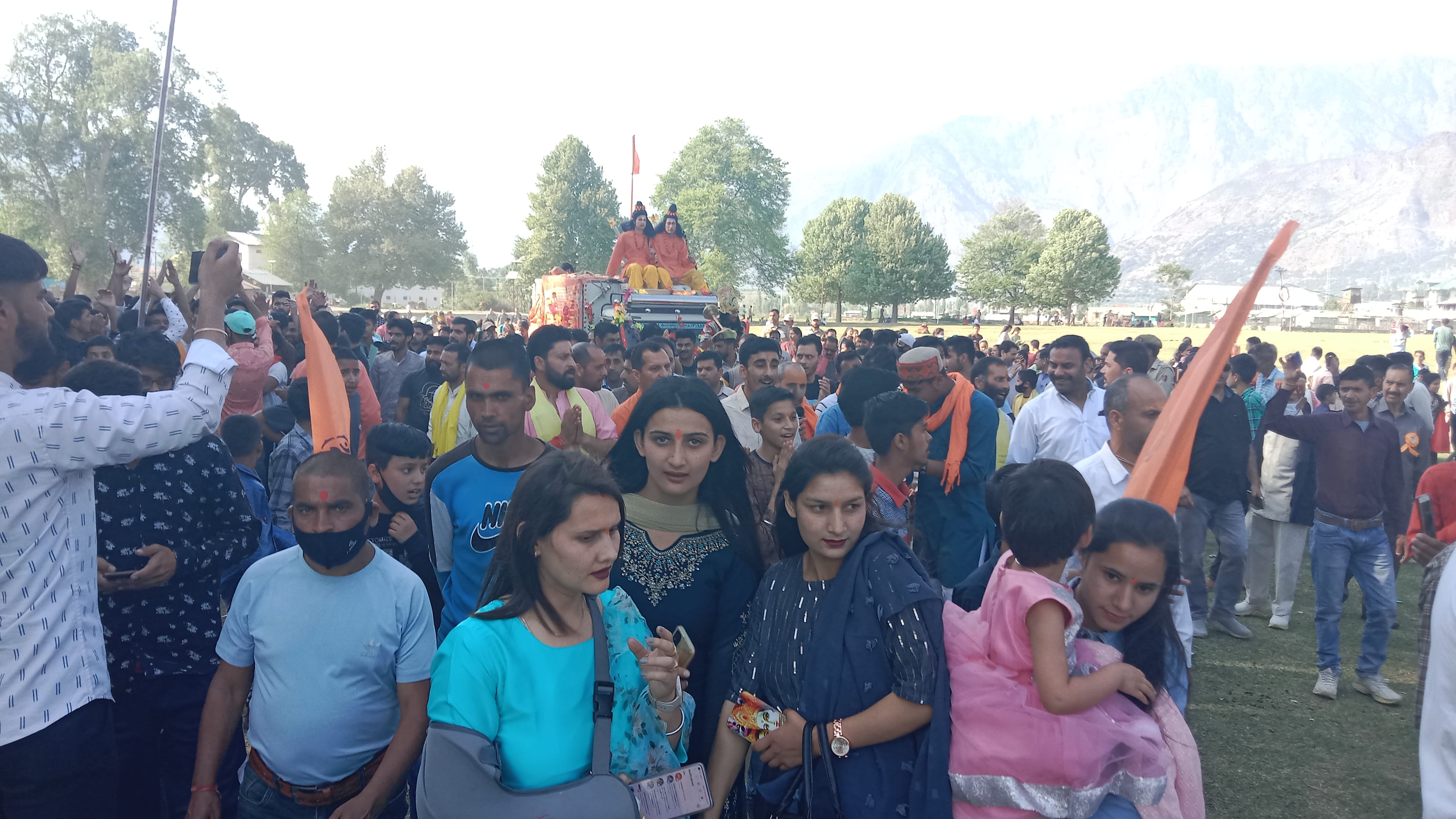 ोटो....किश्तवाड़ में रामनवमी पर शोभा यात्रा निकाली गई। ोटो....किश्तवाड़ में रामनवमी पर शोभा यात्रा निकाली गई।