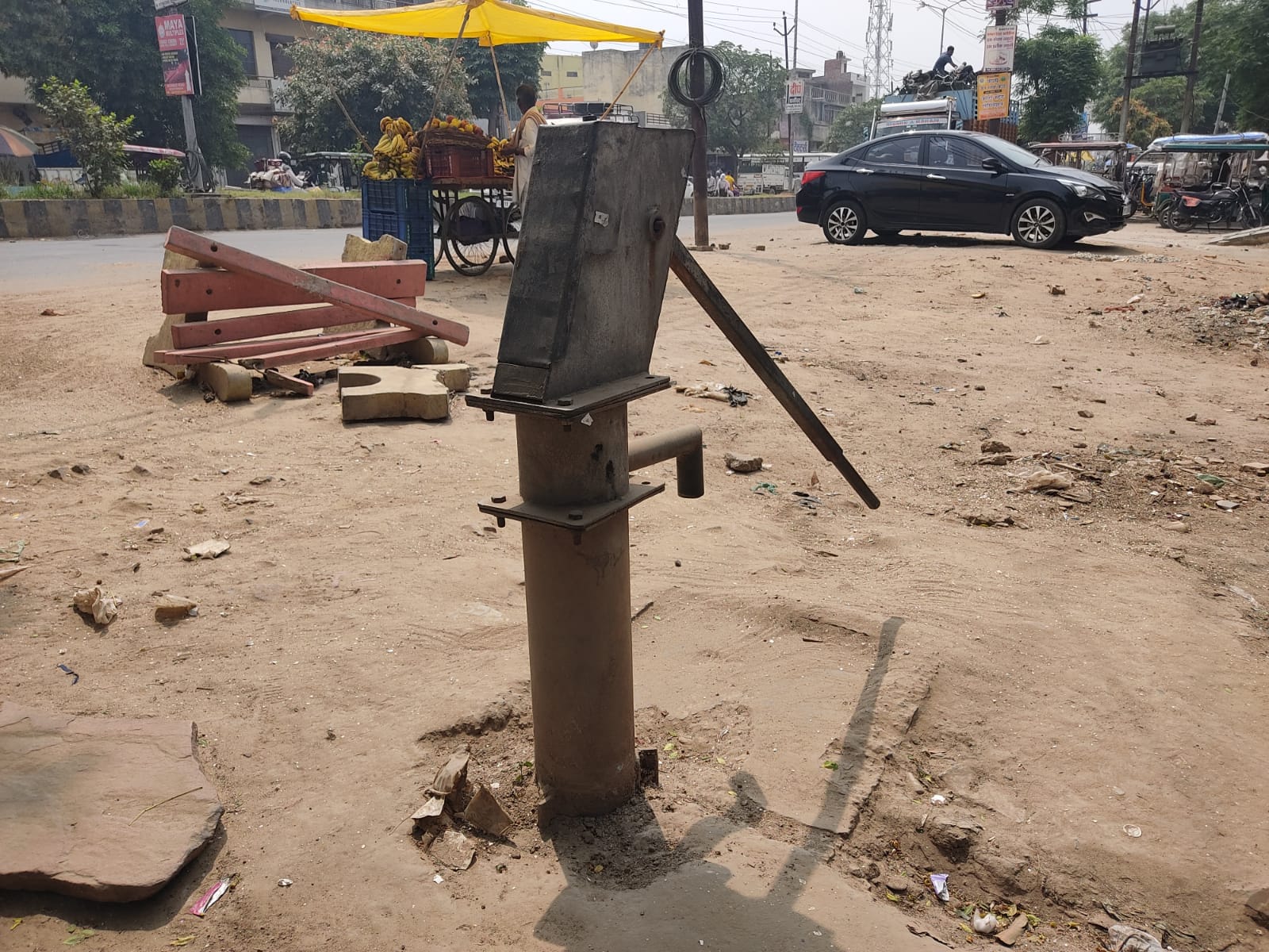 मुजफ्फरनगर के रुडकी रोड पर खराब पडा हैडपम्प।