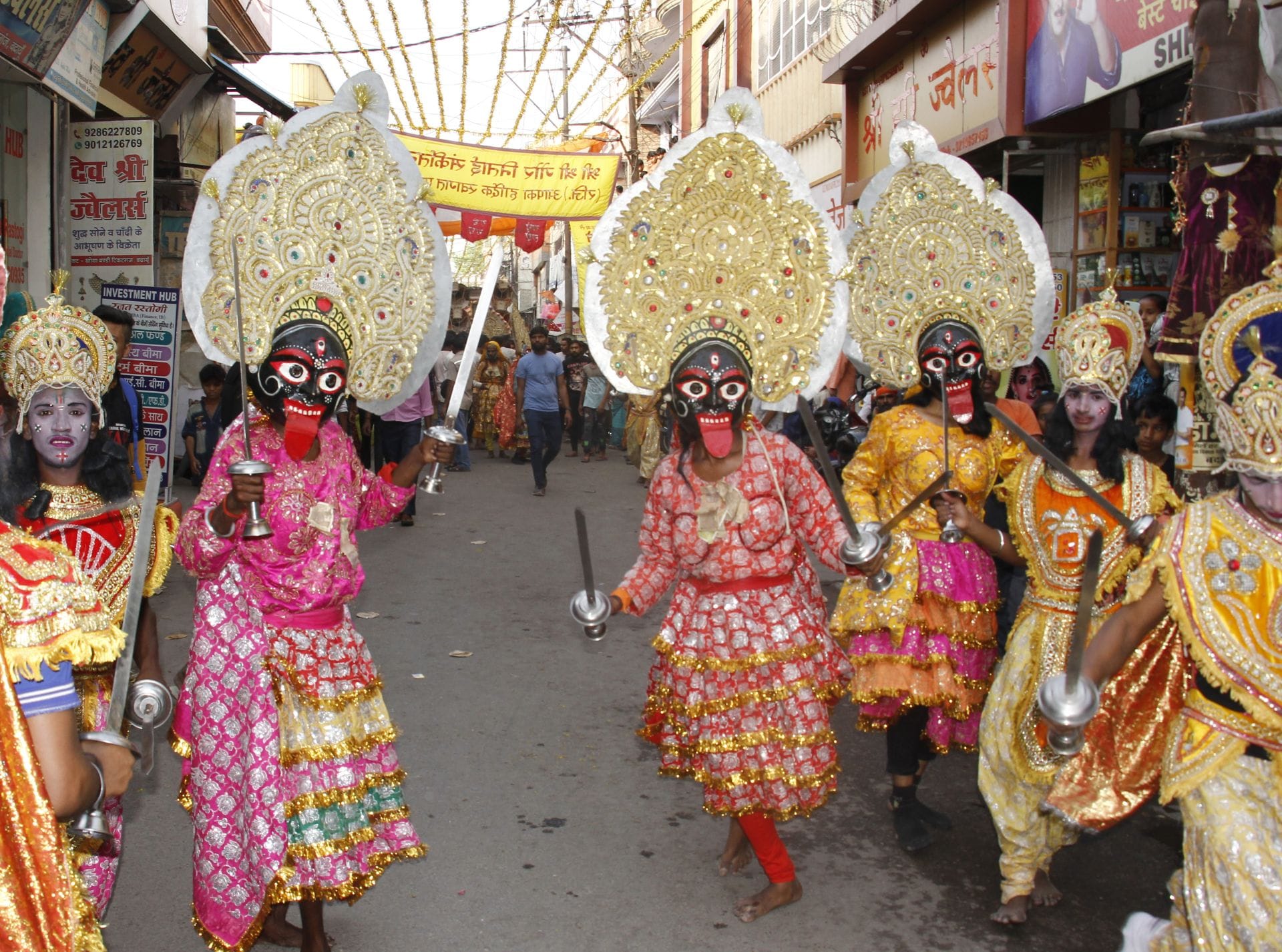 रामनवमी शोभायात्रा में शामिल काली अखाड़ा। संवाद