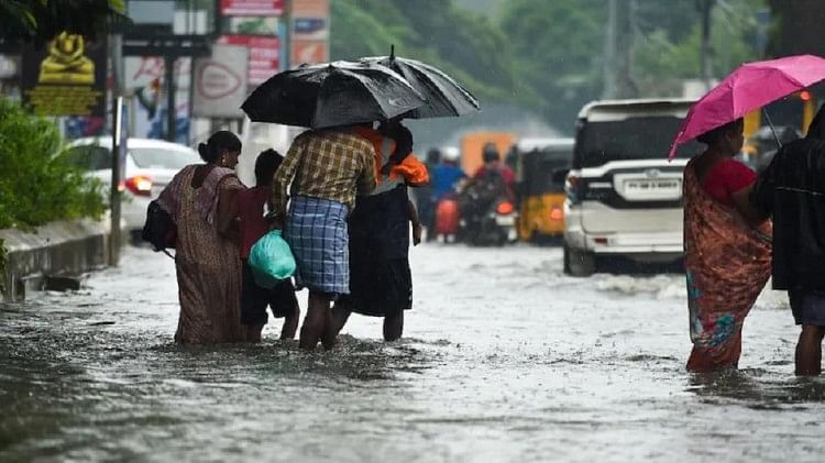 Weather Today: दिल्ली को आज भी गर्मी से राहत, बिहार और यूपी के इन जिलों में बारिश के आसार, जानें अन्य शहरों का हाल