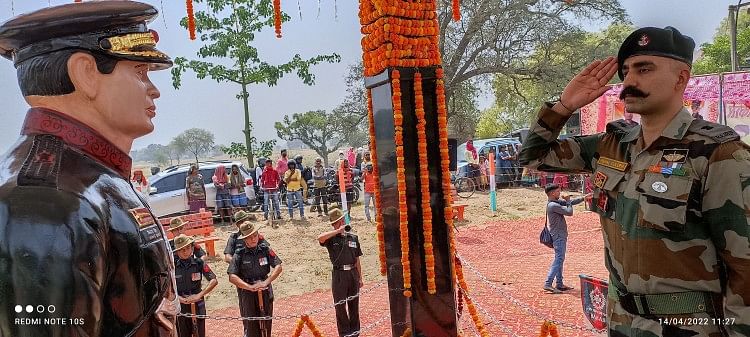 La statue du martyr major Vikas Singh dévoilée – La statue du martyr major Vikas Singh dévoilée