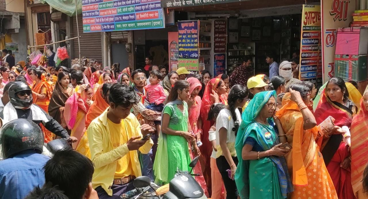 रथयात्रा में शामिल महिलाएं