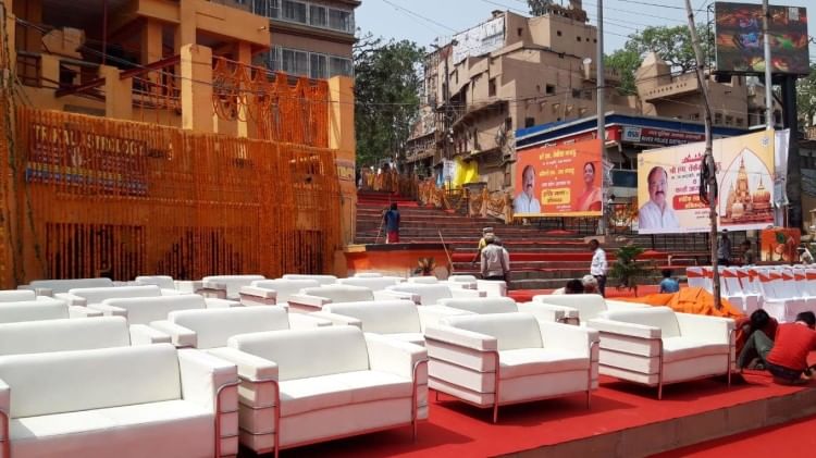 दशाश्वमेध घाट पर की गई सजावट