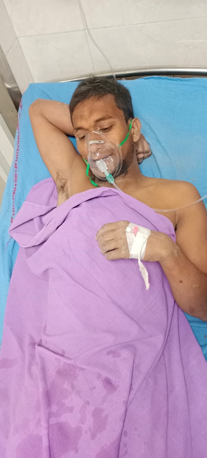 पानीपत। सिविल अस्पताल में उपचाराधीन आजाद। पानीपत। सिविल अस्पताल में उपचाराधीन आजाद।