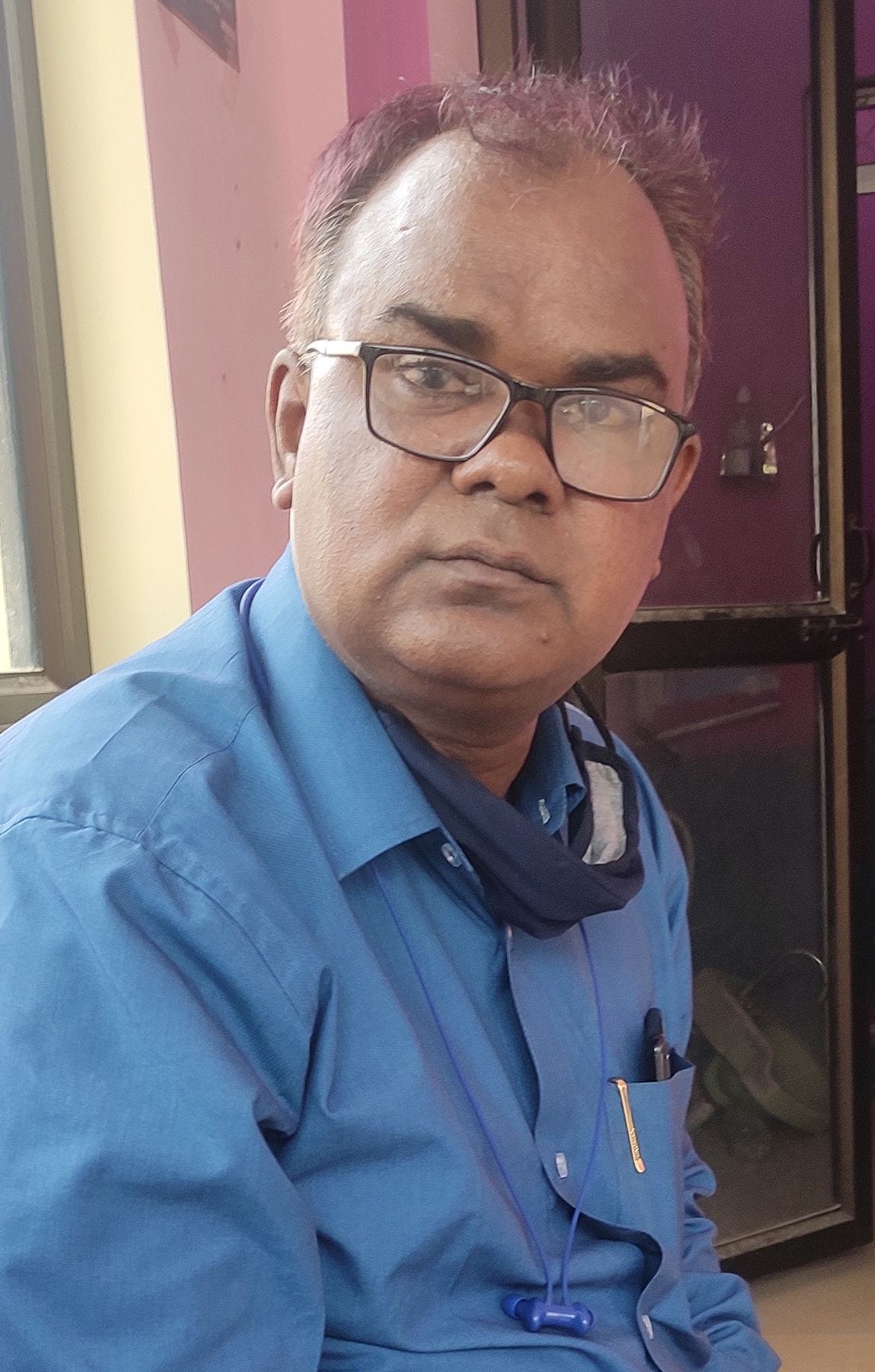 अपनी बात बताते डा. रफीक अंसारी। संवाद