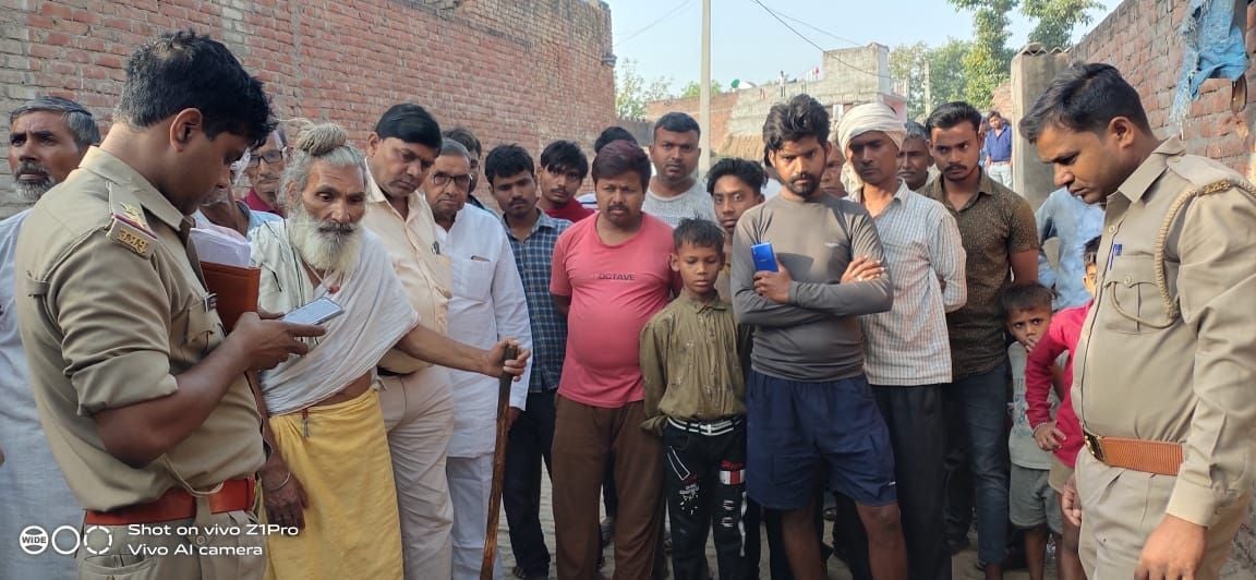मौके पर जमा लोगों की भीड़। संवाद मौके पर जमा लोगों की भीड़। संवाद