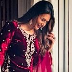 divyanka tripathi beautiful stylish photo fans go crazy for her smile