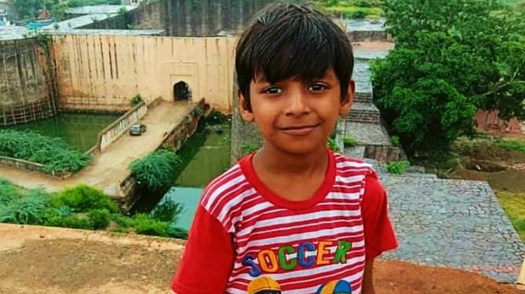 Mathura : Meurtre d’un garçon de neuf ans porté disparu depuis le 14 avril, cadavre retrouvé dans un puits, indignation des habitants de la région