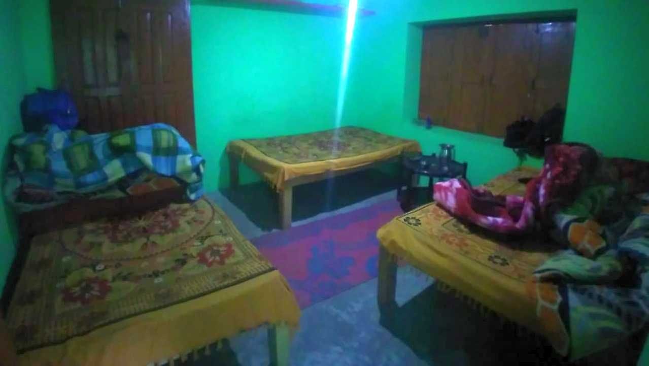 बागेश्वर के लीती में होम स्टे में लगे बेड। संवाद न्यूज एजेंसी