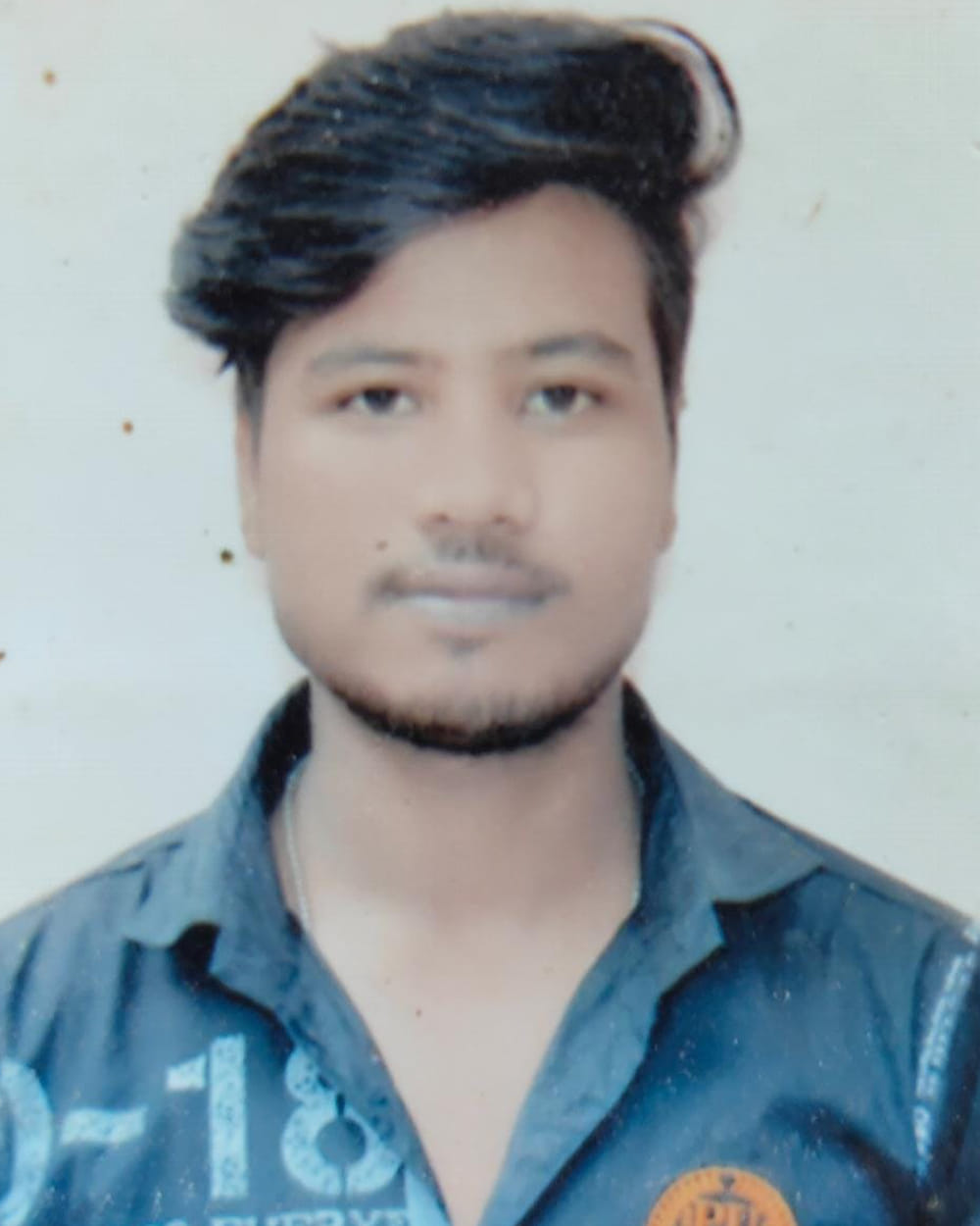 मृतक अवधेश की फाइल फोटो मृतक अवधेश की फाइल फोटो