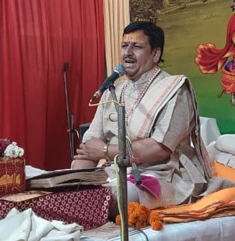 पानीपत। कथा सुनाते हुए पंडित राधे-राधे महाराज। पानीपत। कथा सुनाते हुए पंडित राधे-राधे महाराज।